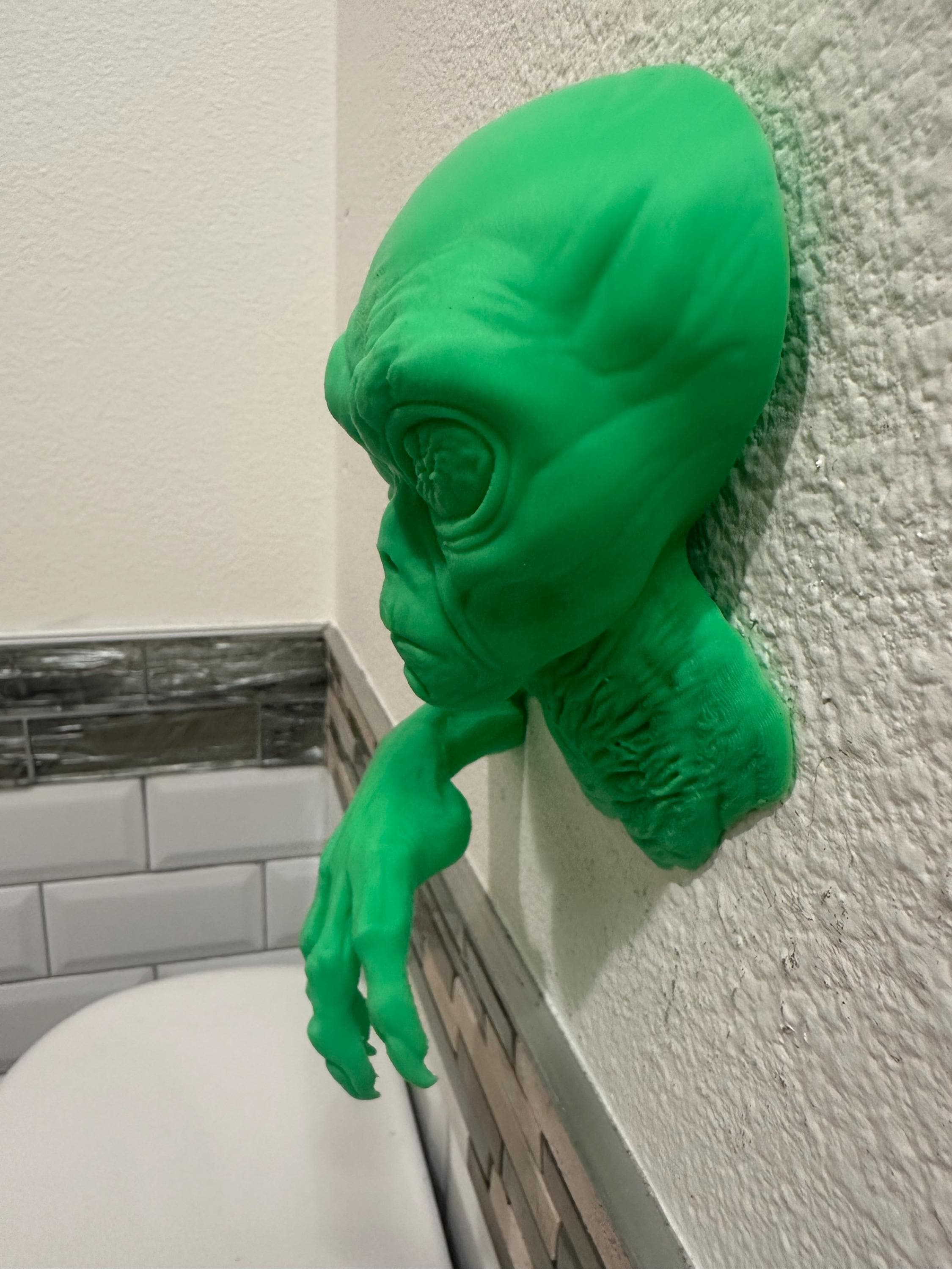 Alien Wall Mount Hanging Sculpture - Extraterrestrial Sci-fi Home Decor - 9x7x3 Green Alien Art