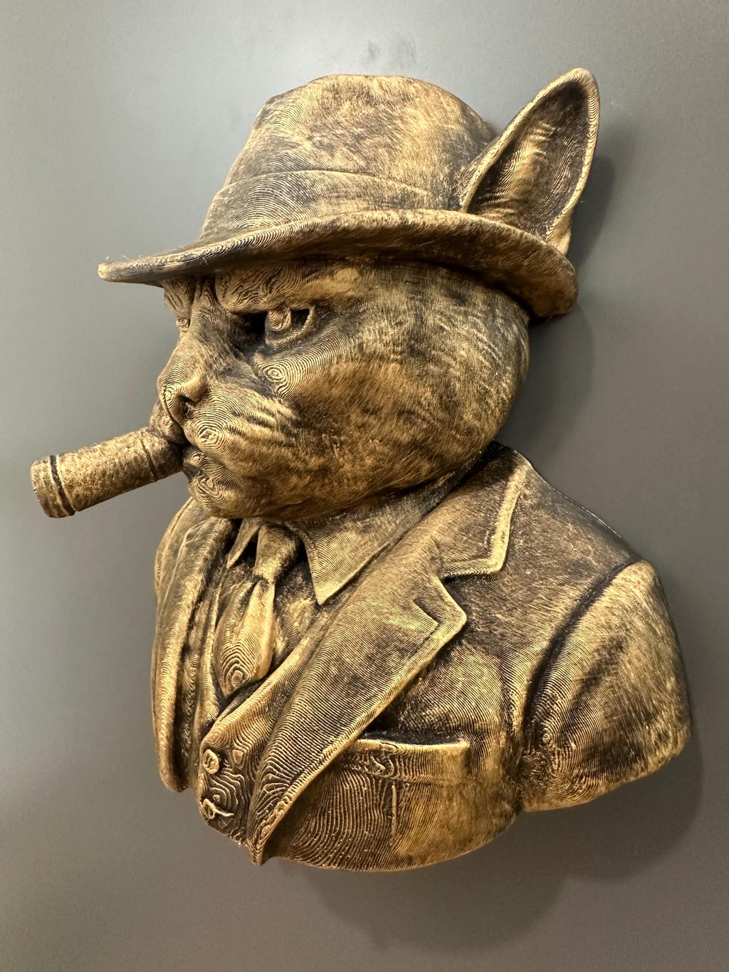 Gangster Cat Wall Bust - Cigar Smoking Cat Decor - Mafia Style Wall Art - Mob Boss Animal Sculpture - Man Cave Bar Decor Gift 9x9x4