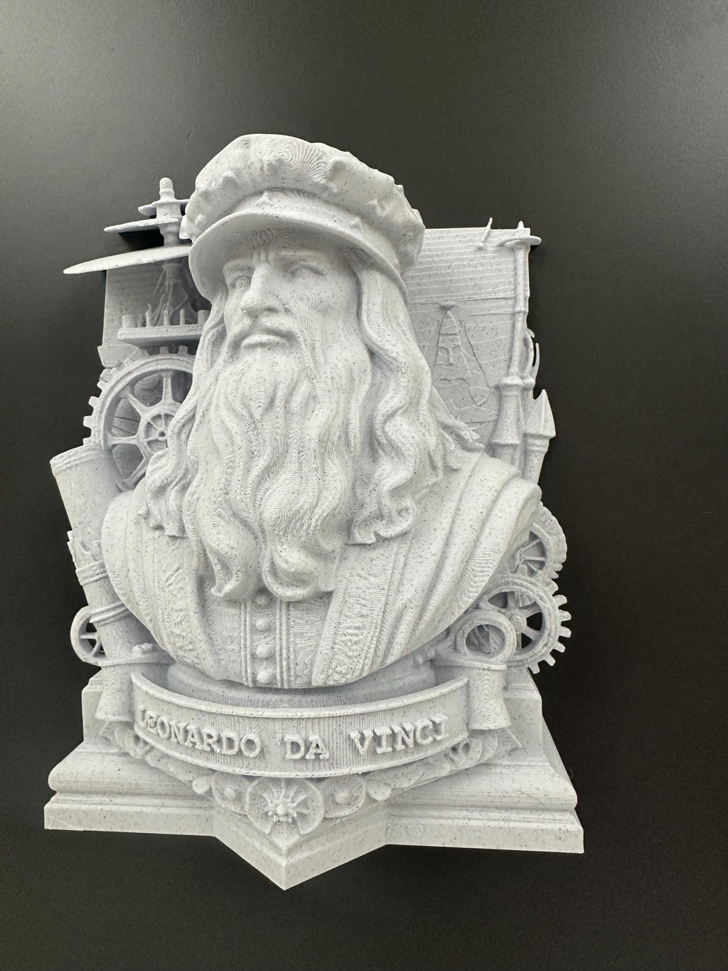 Leonardo da Vinci Wall Sculpture - Renaissance Inventor Bust Plaque - Scientist Wall Art - Library Office Decor - Shelf Decor Statue