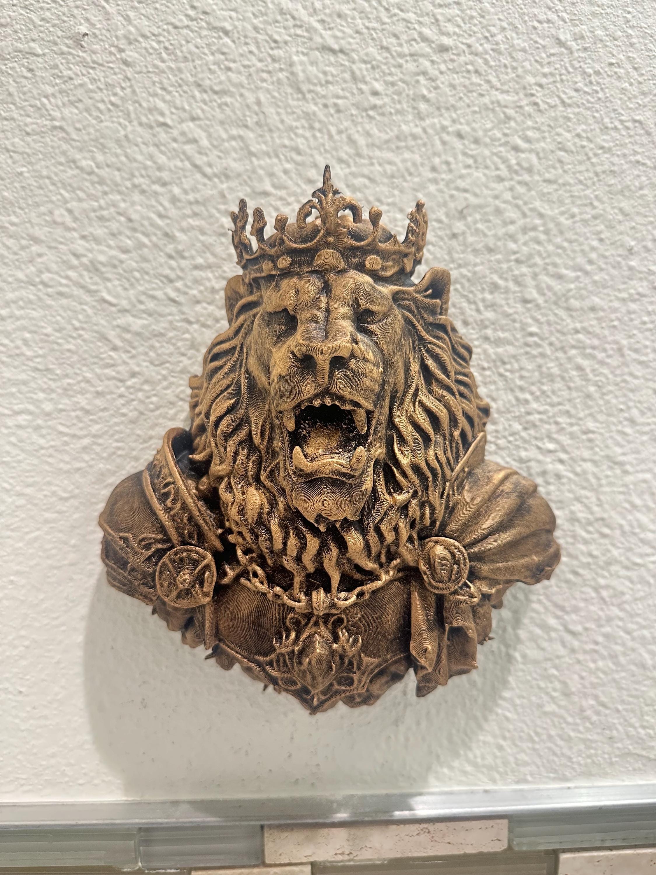 Regal Crowned Lion Wall Mount - Royal Lion Wall Decor - Medieval Gothic Wall Art - Majestic Lion Sculpture - Hand Painted Antique Gold 8”
