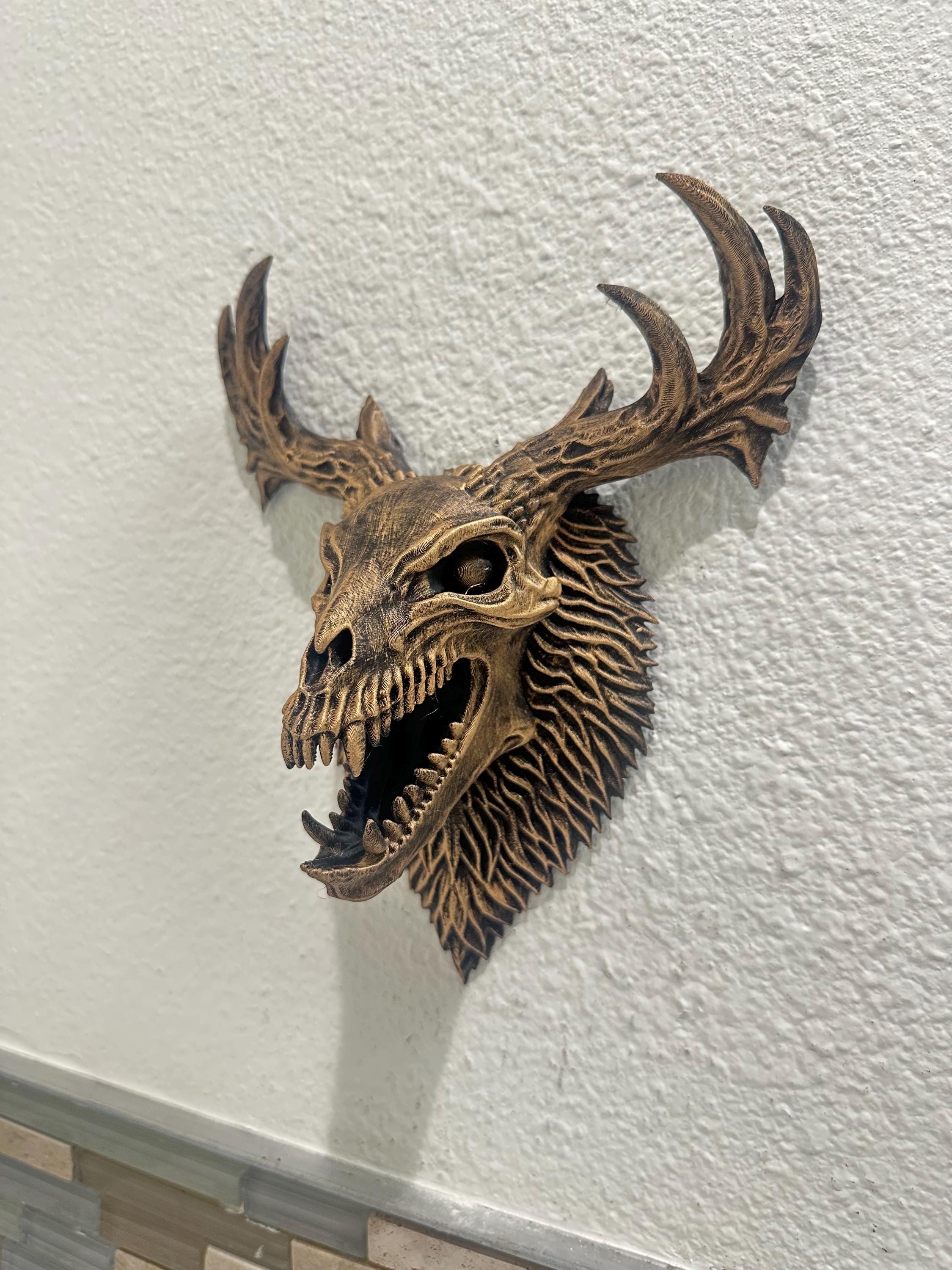 Wendigo Skull Wall Mount - Gothic Antler Horror Decor - Dark Fantasy Taxidermy Style Wall Art - Hand Painted Antique Gold Mythical Decor 9”