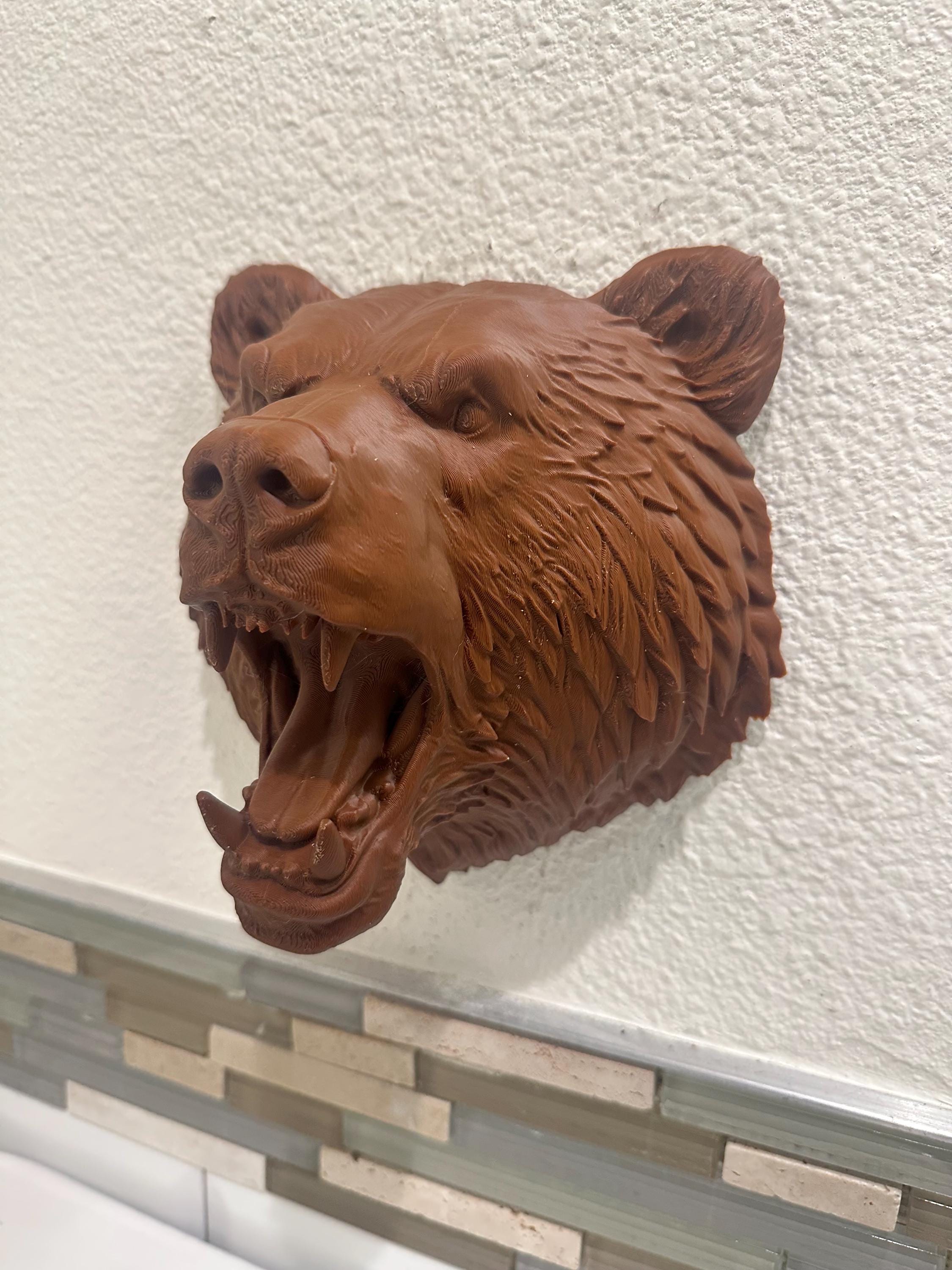 Grizzly Bear Head Wall Mount - Rustic Lodge Cabin Decor - Wildlife Wall Sculpture - Man Cave Wall Art - Brown Lake House Home Decor