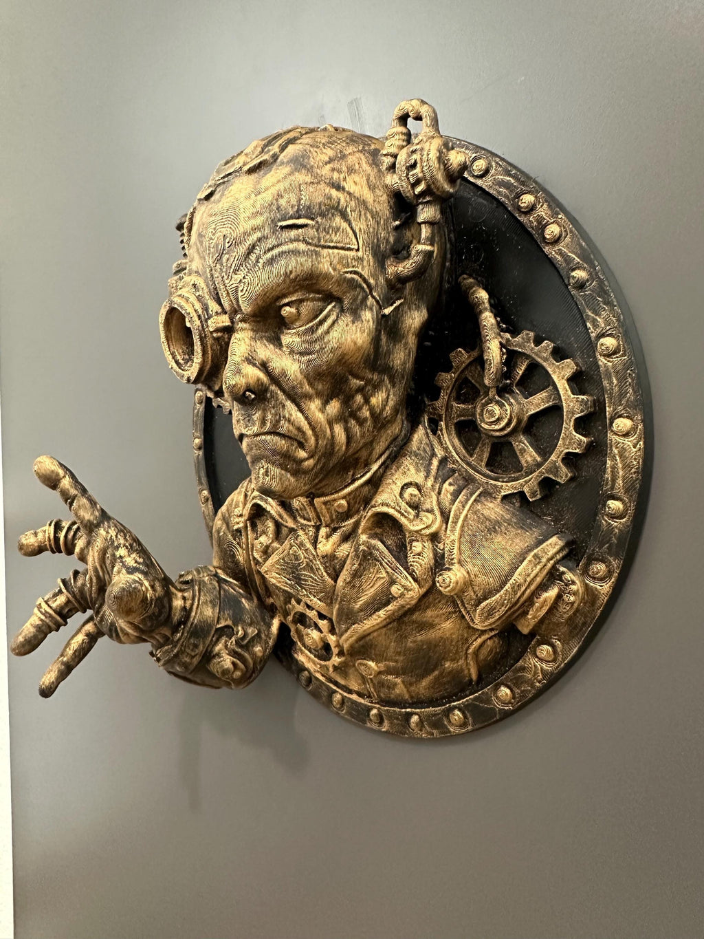 Steampunk Alien Wall Sculpture - Mechanical Sci Fi Wall Decor - Industrial Extraterrestrial Plaque - Hand Painted UFO Mount 9x9x4