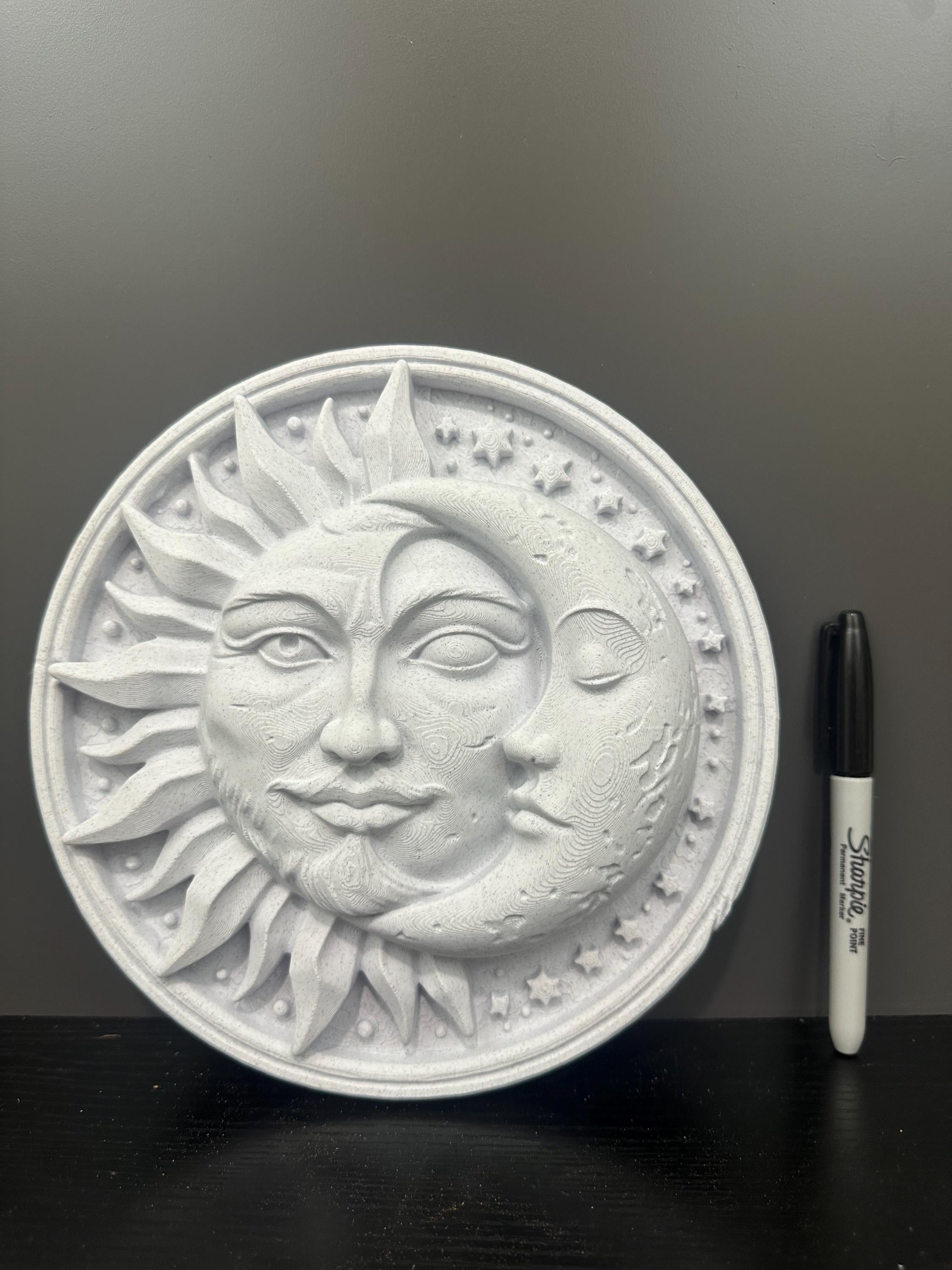 Sun and Moon Wall Plaque - Celestial Decor Yin Yang Wall Art - Boho Home Decor - Astrology Wall Hanging - Patio Garden Art 9x9x2”