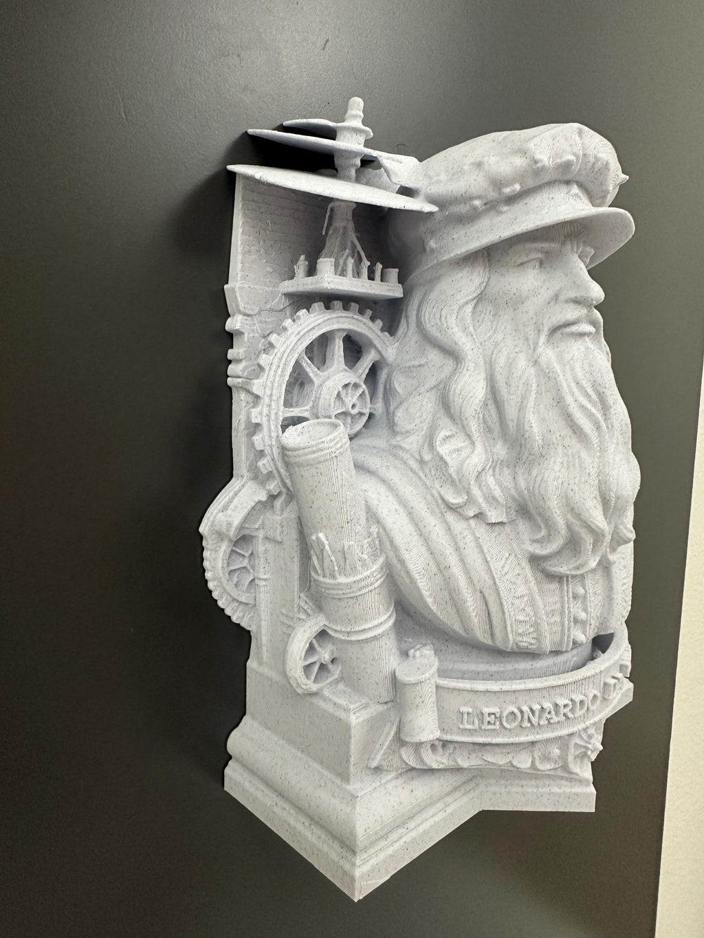 Leonardo da Vinci Wall Sculpture - Renaissance Inventor Bust Plaque - Scientist Wall Art - Library Office Decor - Shelf Decor Statue