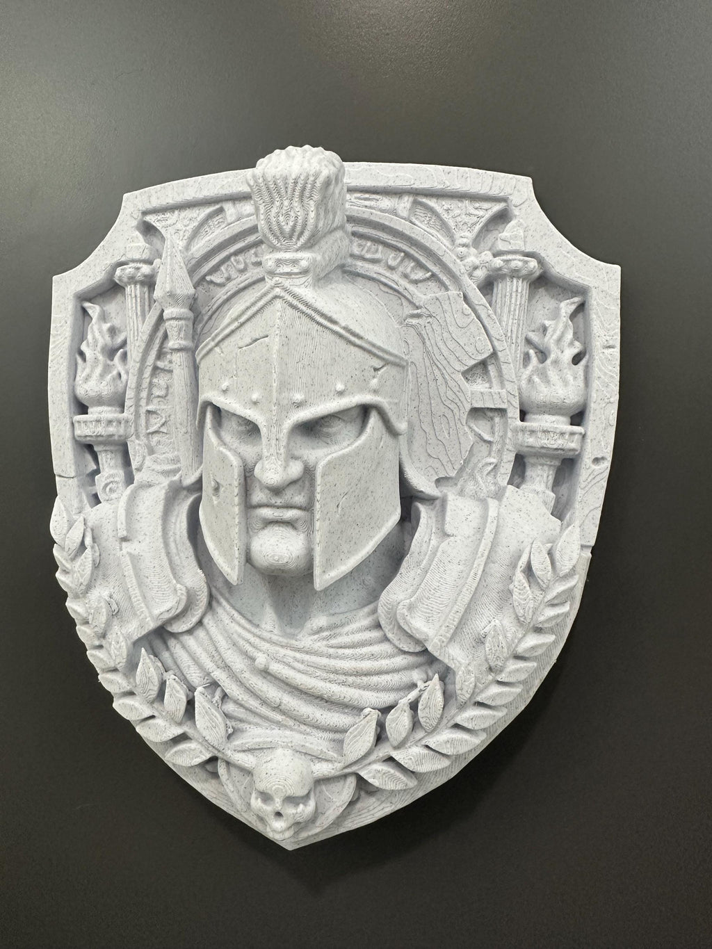 Spartan Warrior Wall Plaque Sculpture - Greek Gladiator Helmet Decor - Stone Style Wall Art - Man Cave Gym Decor - Ancient Warrior 8x7x3”