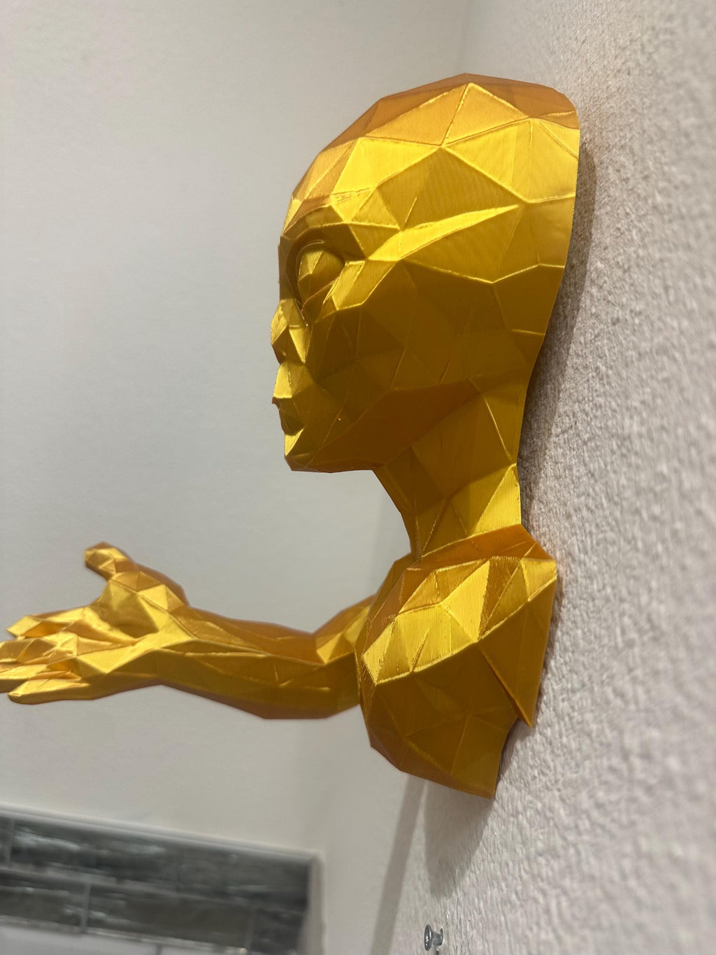 Low Poly Alien Hand Towel Holder - 3d Wall Sculpture - Futuristic Bathroom Decor - Gold Geometric Alien Art 9x7x6