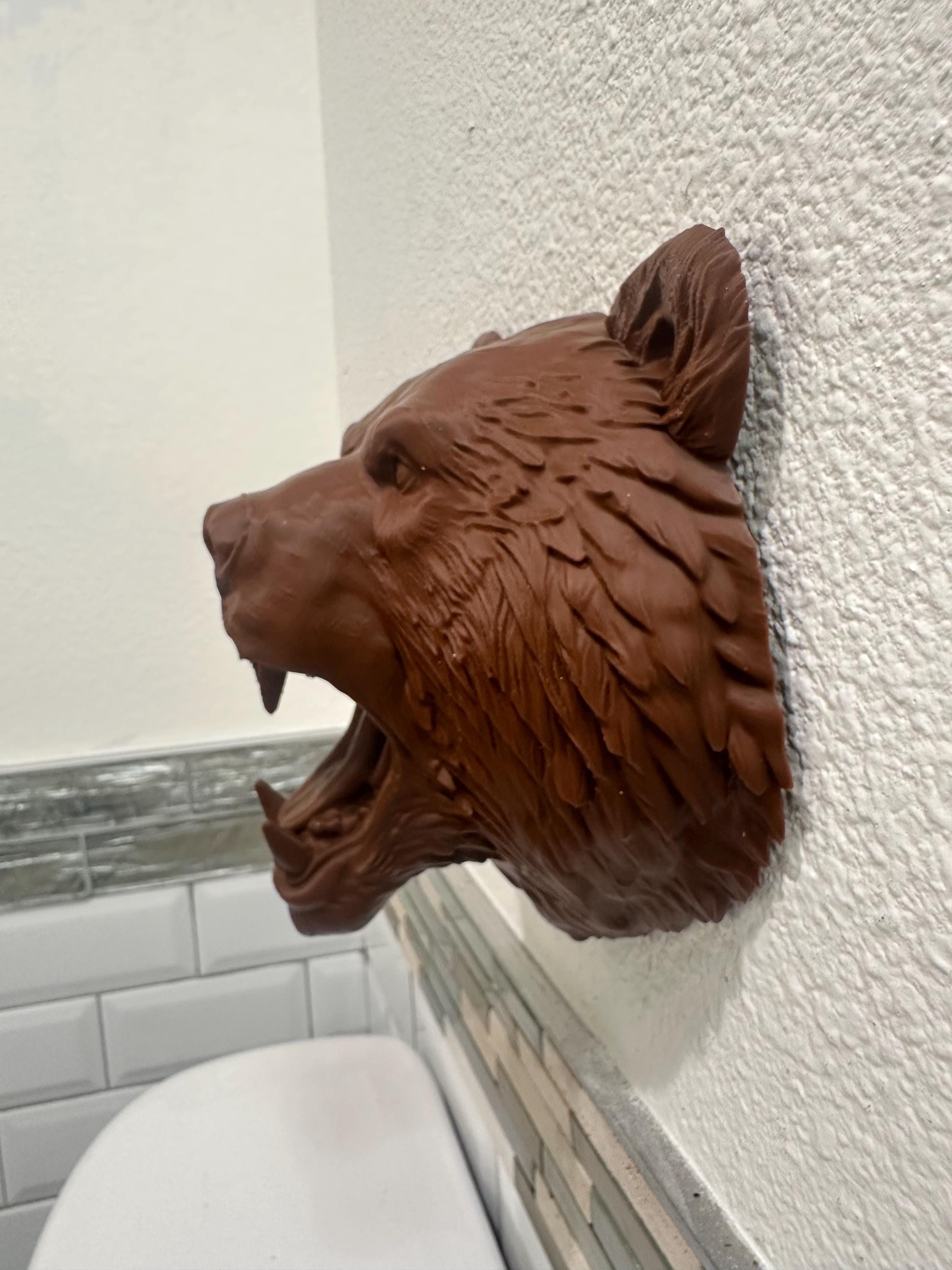 Grizzly Bear Head Wall Mount - Rustic Lodge Cabin Decor - Wildlife Wall Sculpture - Man Cave Wall Art - Brown Lake House Home Decor
