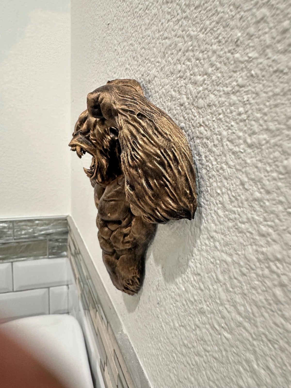 Flexing Gorilla Wall Mount with Dumbbell