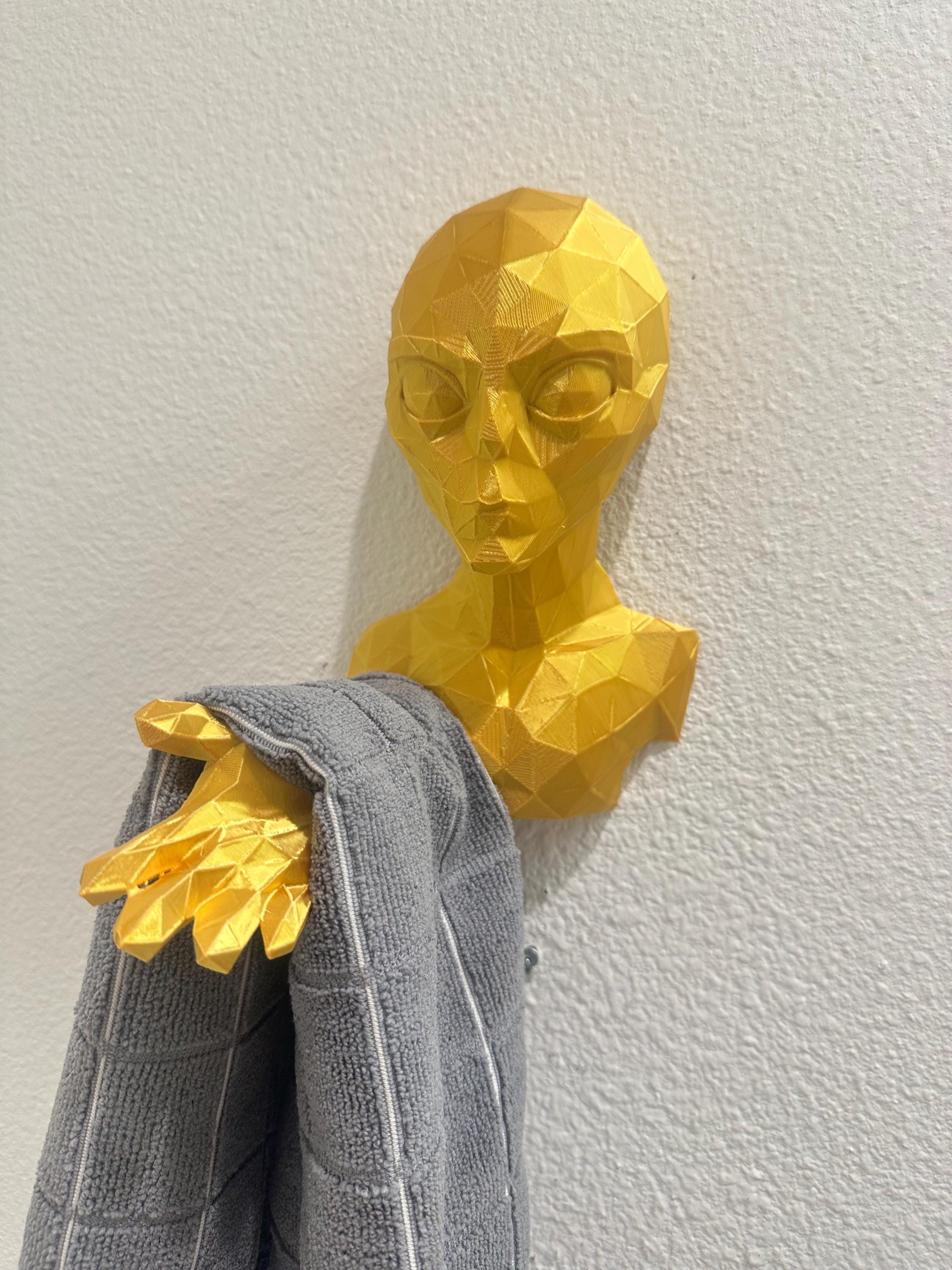 Low Poly Alien Hand Towel Holder - 3d Wall Sculpture - Futuristic Bathroom Decor - Gold Geometric Alien Art 9x7x6